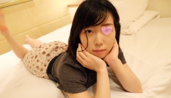 FC2PPV-1431409 まじめな本屋勤務のちなつちゃん 22歳　真面目そうなルックスからは考えられないほどのエロっぷりにギャップ萌えする1時間