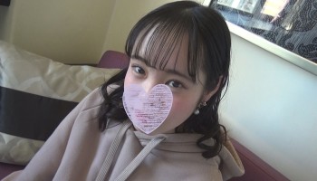 FC2PPV-1498746 みおり18歳　現役卒業したばかりのパイパン美少女に大量中出し